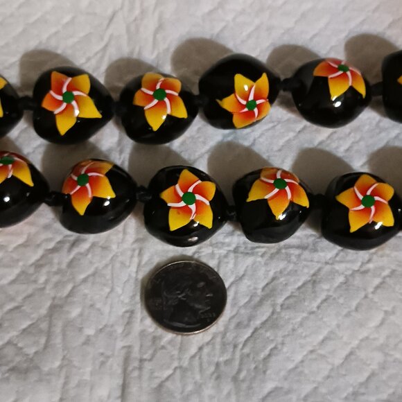 Black Kukui Nut Hawaiian Luau Lei Yellow Gold Flower Necklace NWOT - Picture 4 of 8